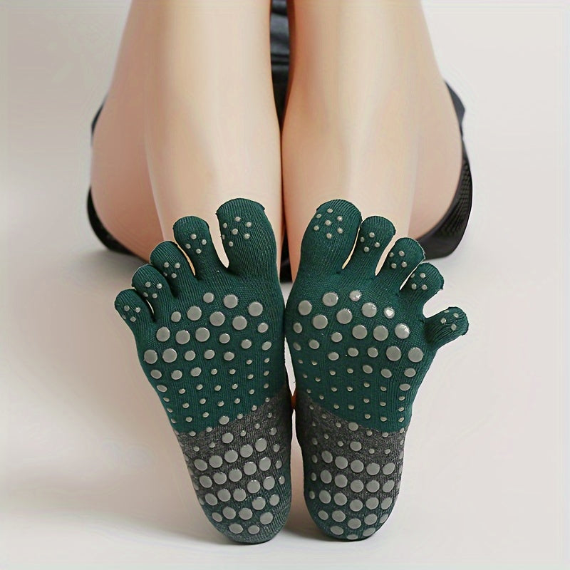 Set of 2 anti-slip yoga/dance socks for women.
