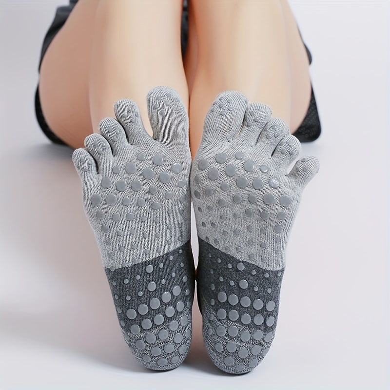 Set of 2 anti-slip yoga/dance socks for women.