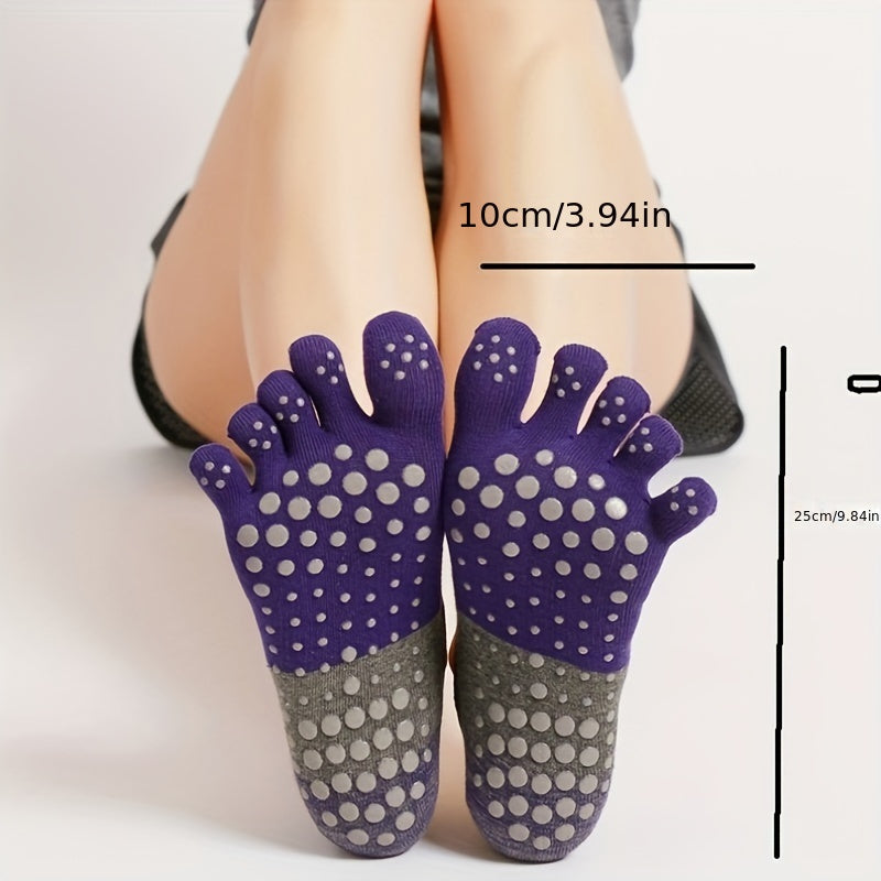 Set of 2 anti-slip yoga/dance socks for women.