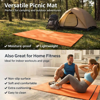 Oranje oefenmat bij een tent in het bos en in gebruik voor buikspieroefeningen binnenshuis