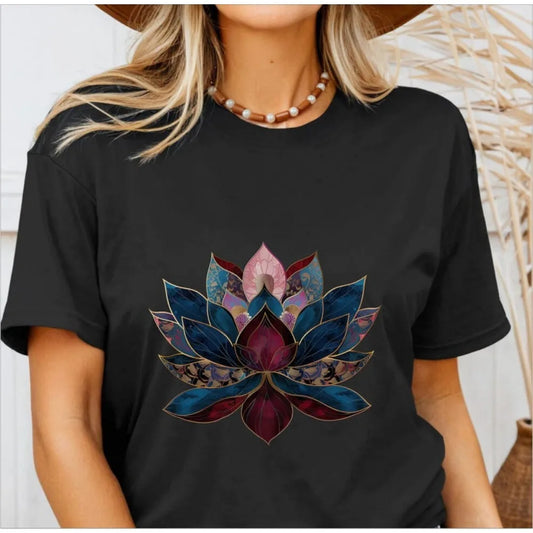 Lotus Yoga Dames T‑Shirt – Spirituele Zen Bloemenprint | Boho Yoga Top voor Mindfulness & Dagelijkse Rust